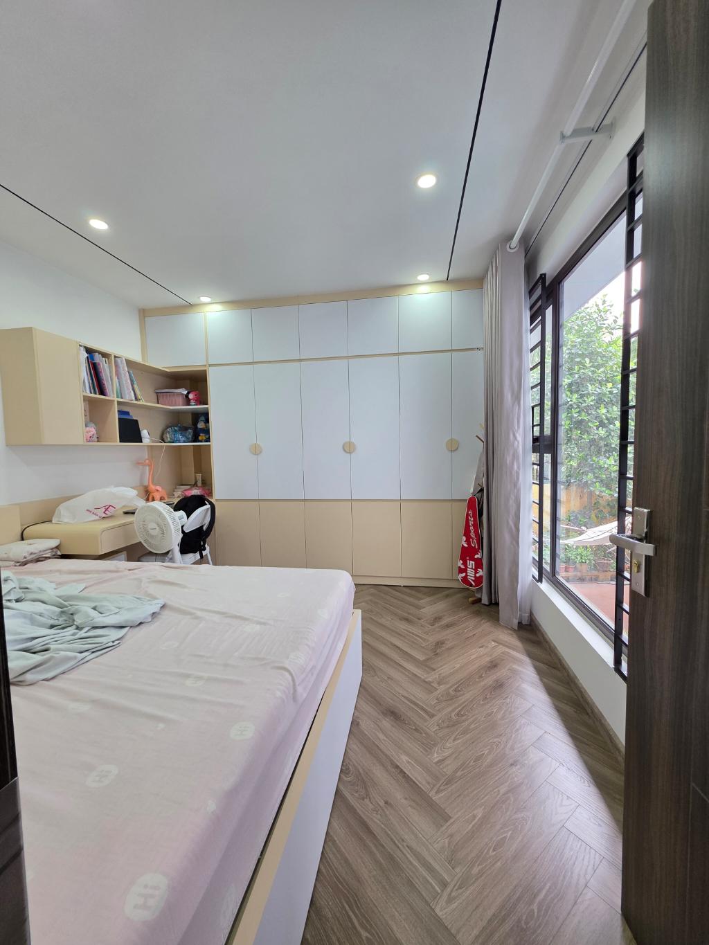 2cov-C36F9827-mb4mgbjn_46_12