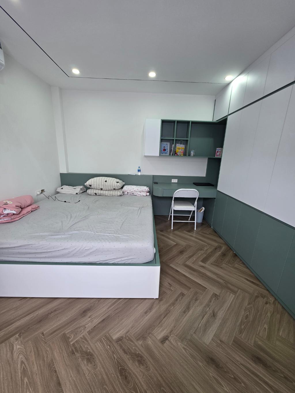 2cov-C36F9827-mb4mgbjn_54_15