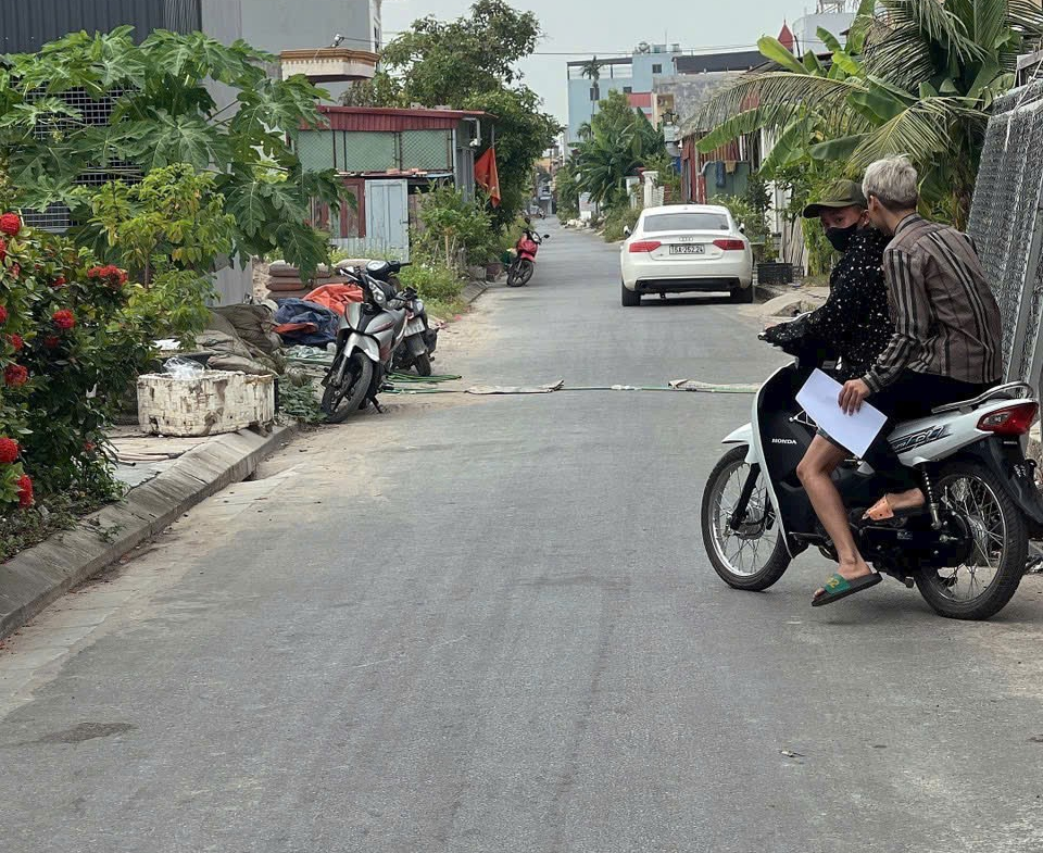 443744389032358304092