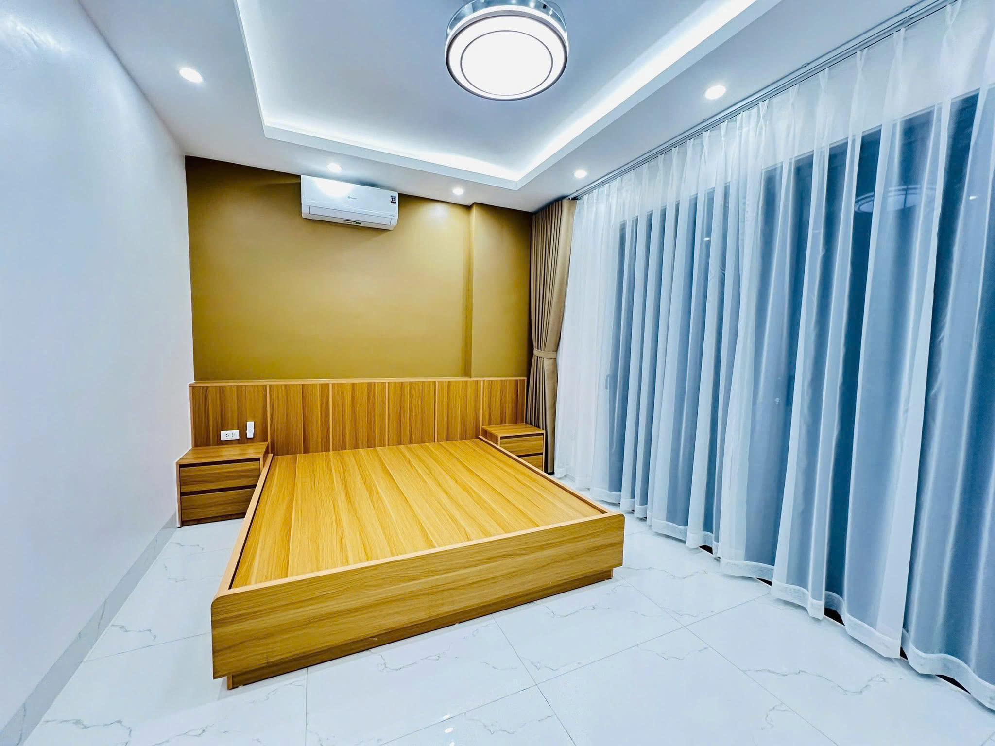 5bf783ef3b79b627ef68