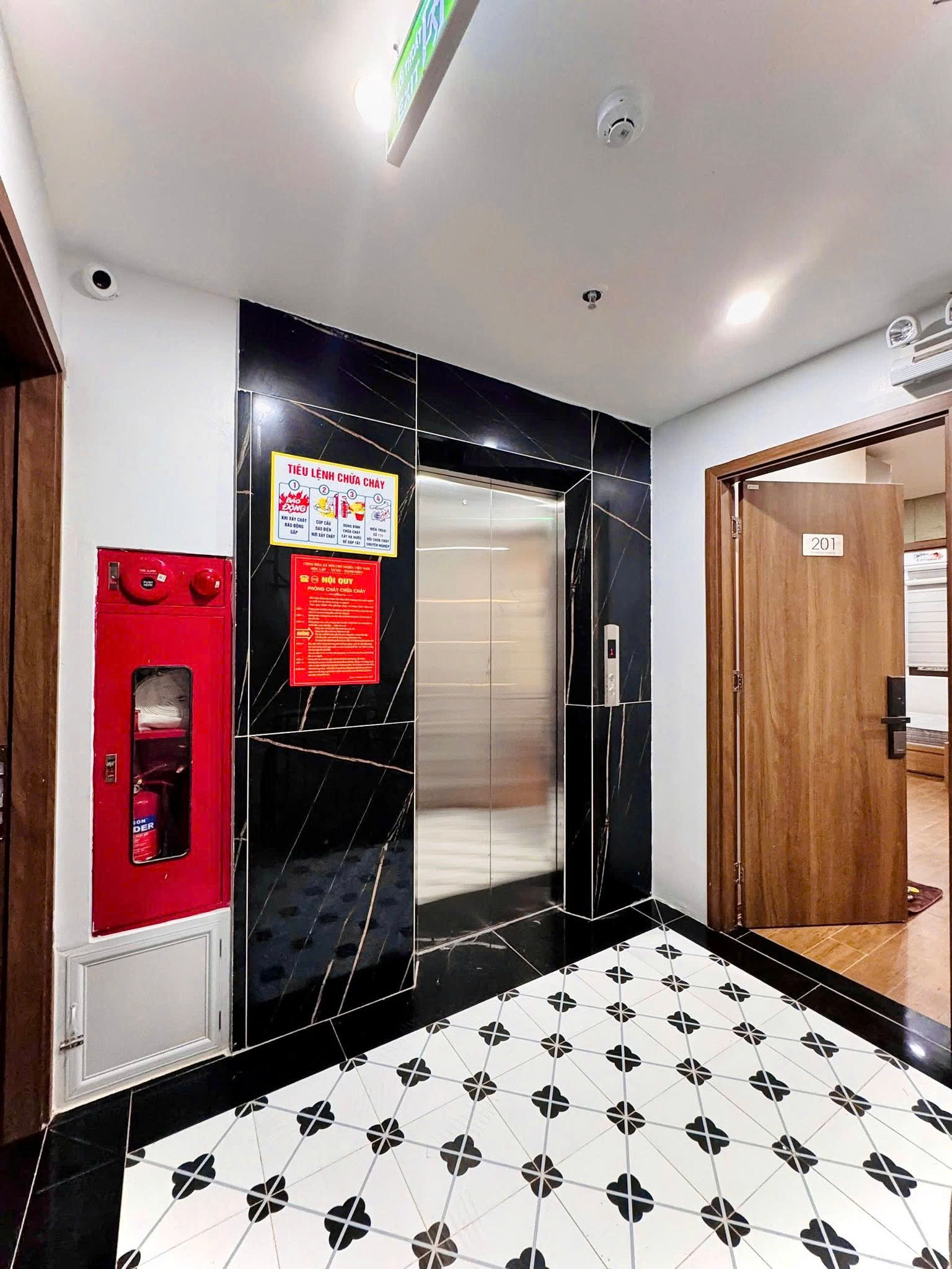 6f5f66814914c44a9d05