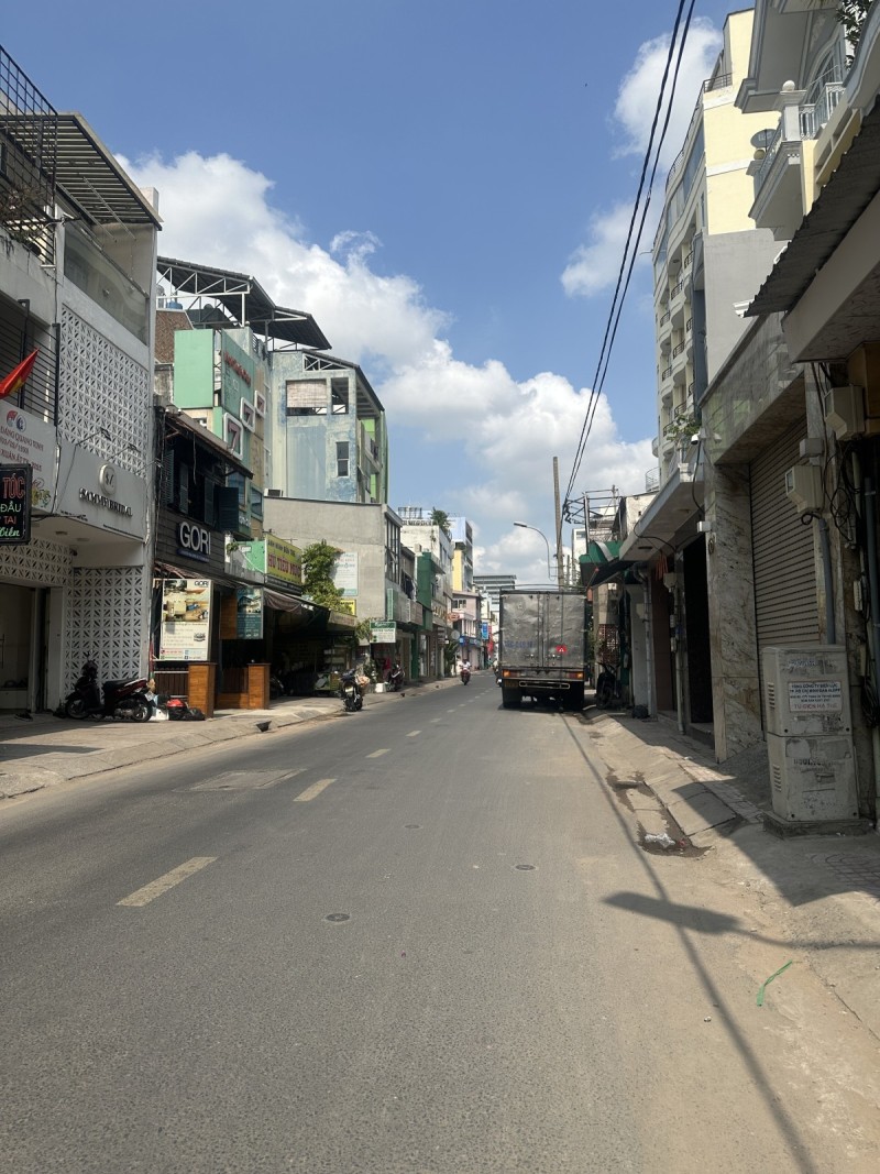 BAN NHA PHU NHUAN NGUYEN TRONG TUYEN (1)