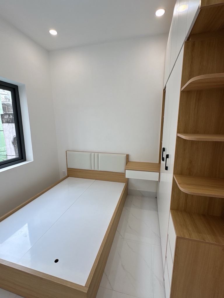 Ban nha 12.3 Hoang Dieu 3.6x10m nh 7m cn 49m 5 tang 5pn 3wc 3