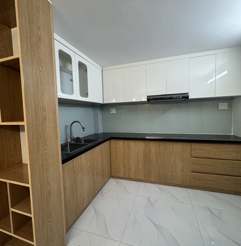 Ban nha 12.3 Hoang Dieu 3.6x10m nh 7m cn 49m 5 tang 5pn 3wc 5