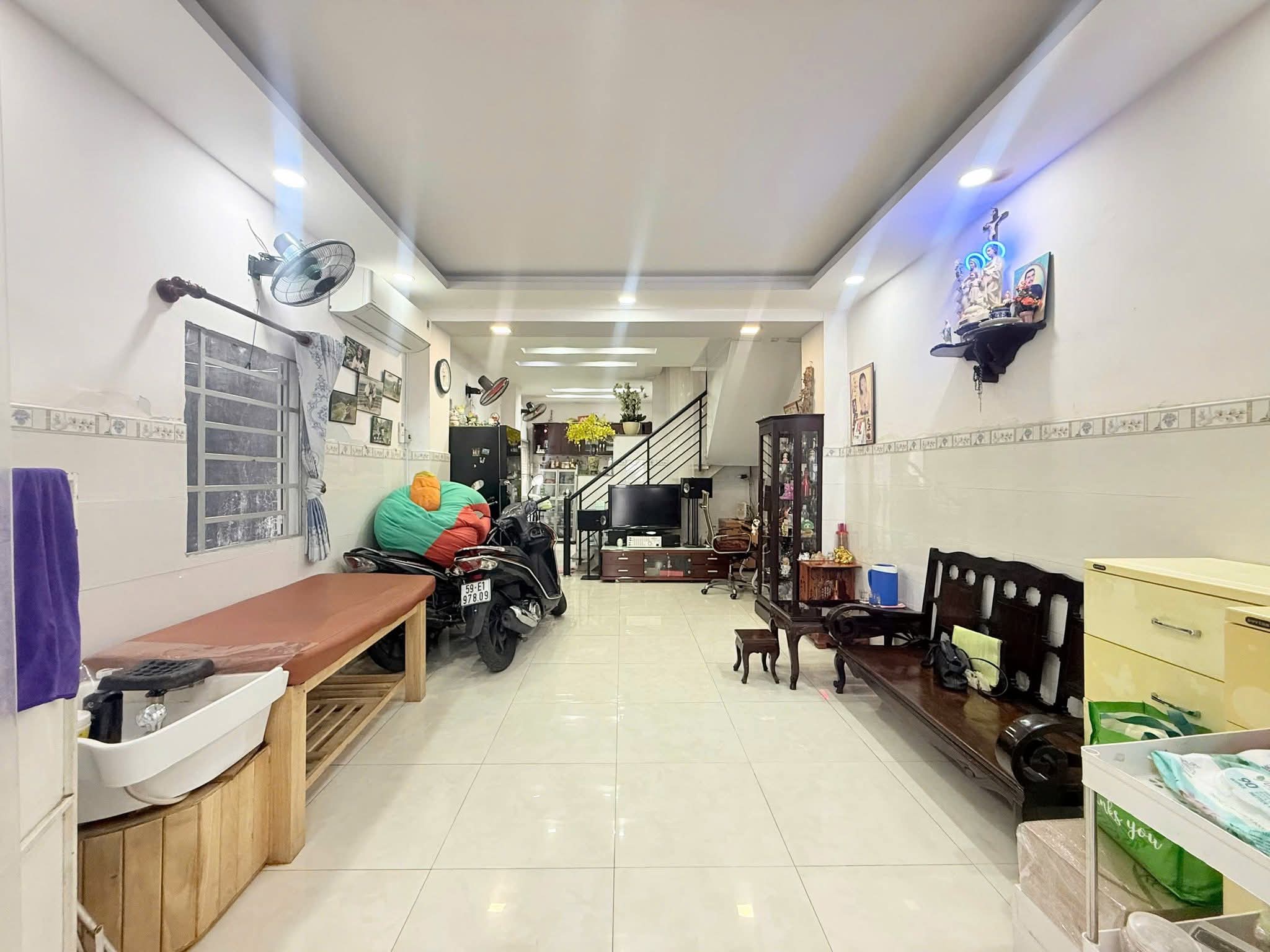 Ban nha 304.12.7 4×12.5m 2 tang 3pn 2wc 5.85 ty 1