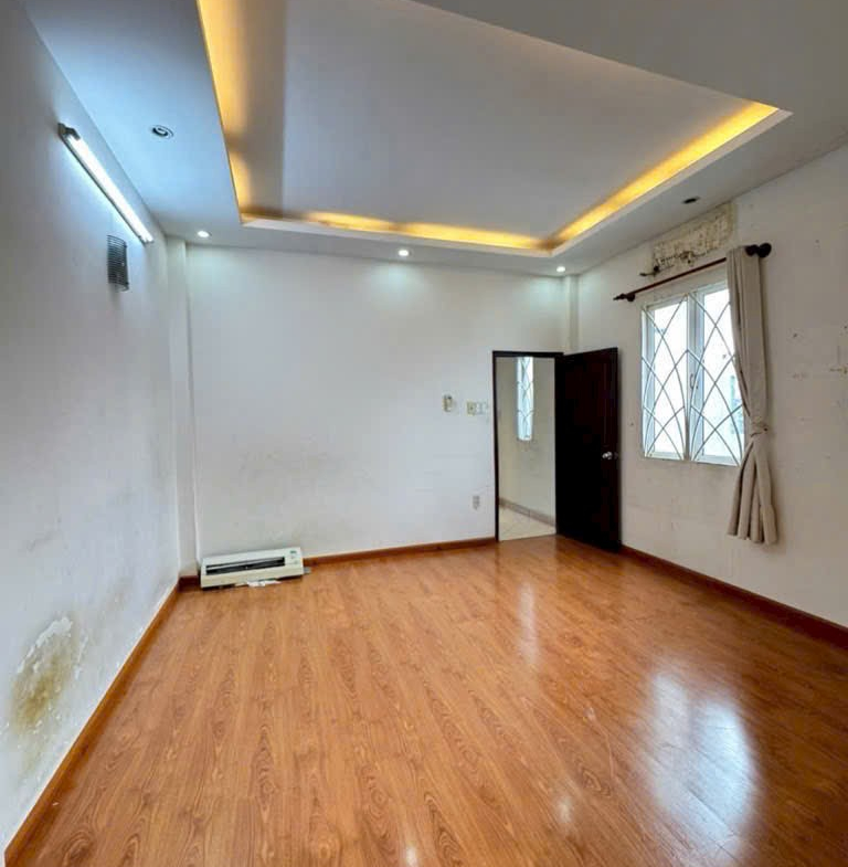 Ban nha Hoang Hoa Tham 4.1x16m 3 tang 3pn 4 wc 8.7 ty 3