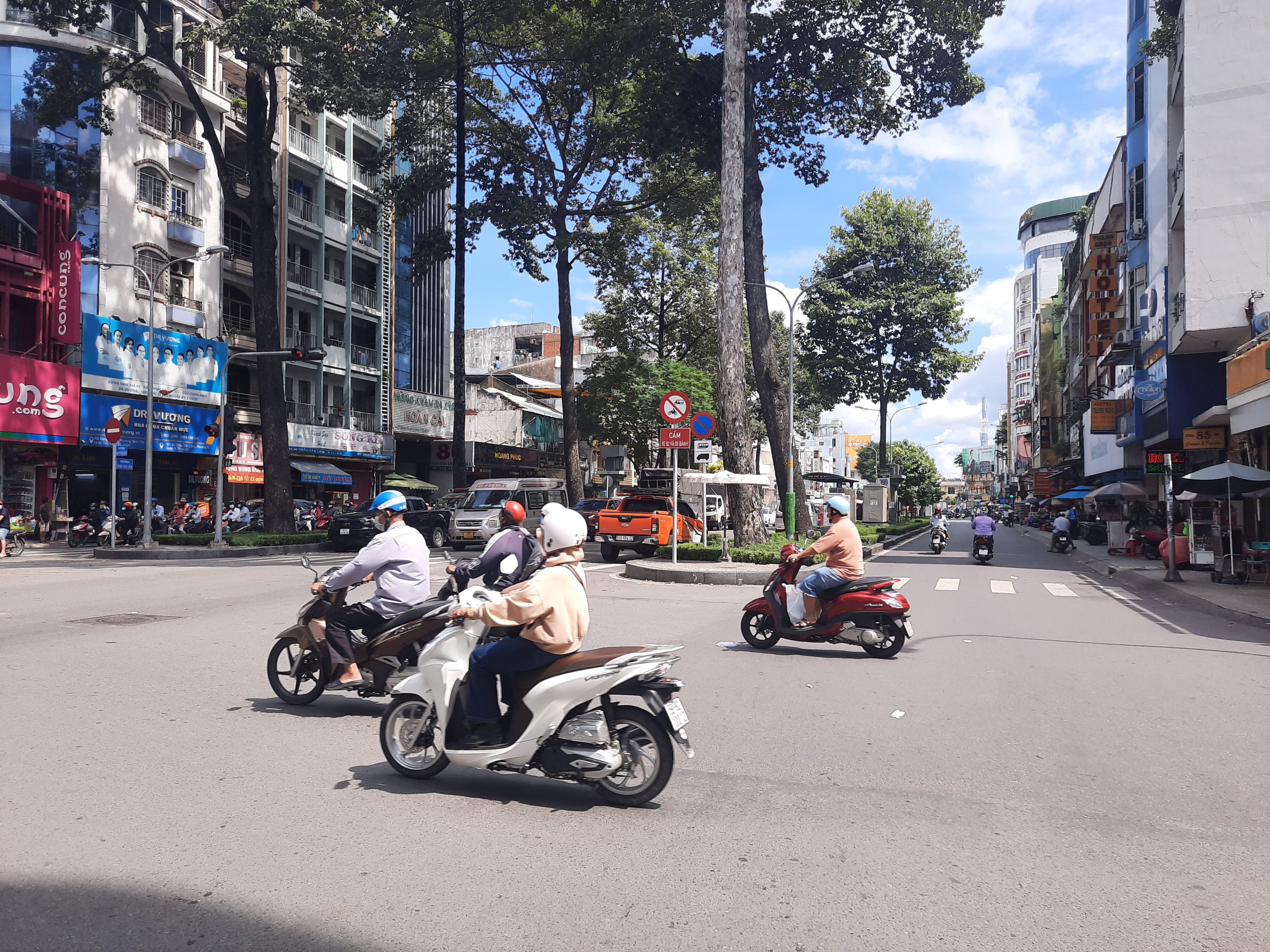 Chau_Van_Liem_Boulevard,_District_5,_HCMC