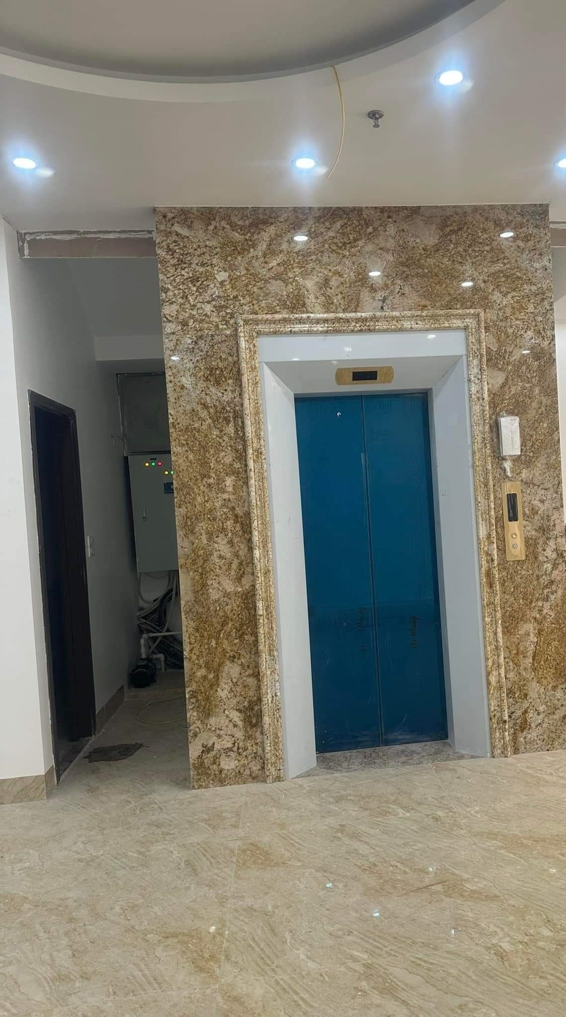 Thang may rieng (218)