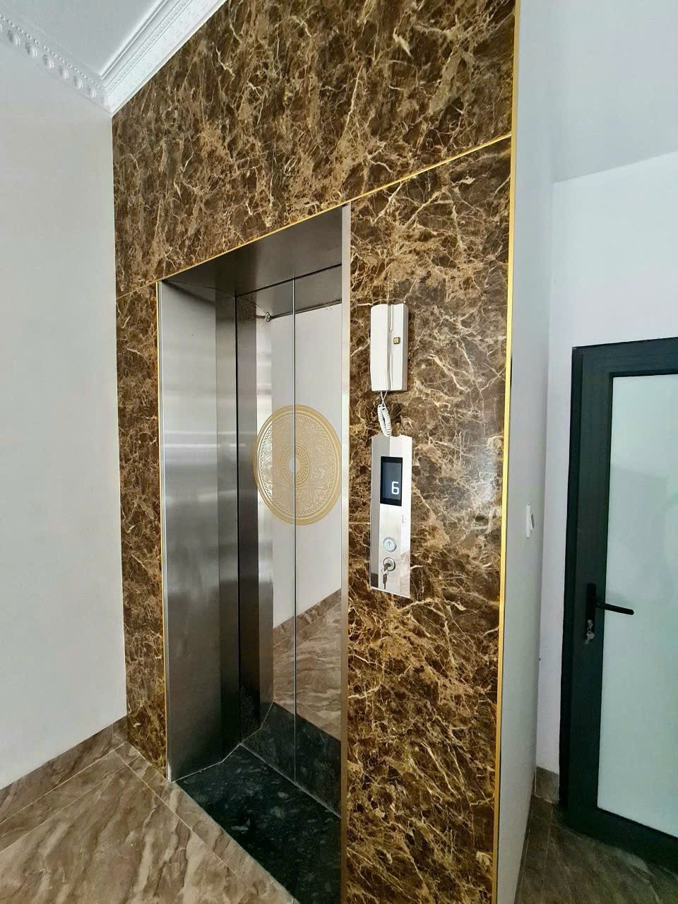 Thang may rieng (218)