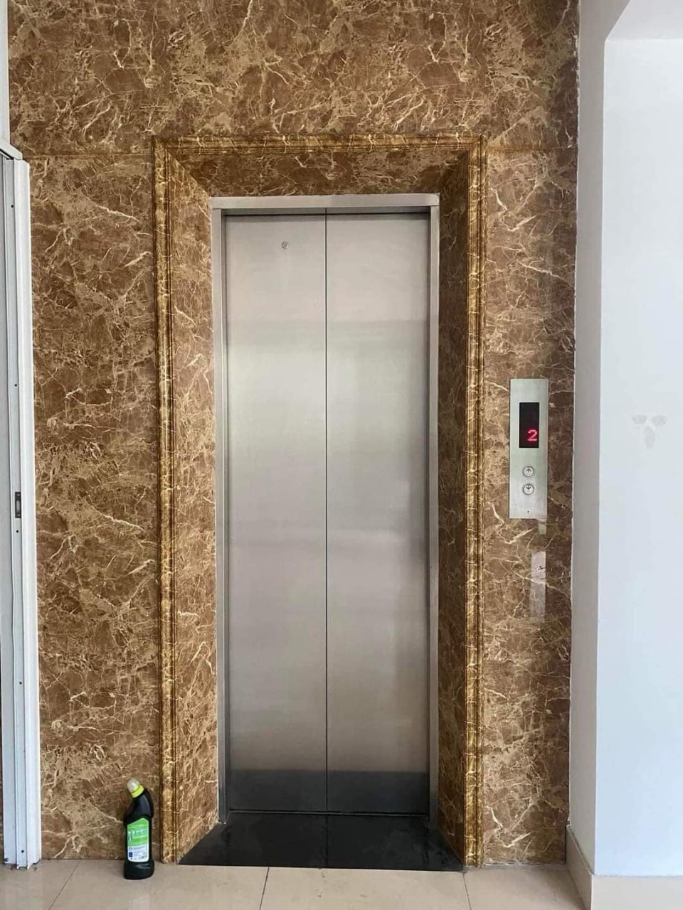 Thang may rieng (218)