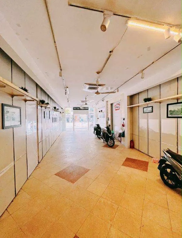 b3aea574-c6dd-5fd8-a9e8-5751b2a7965f