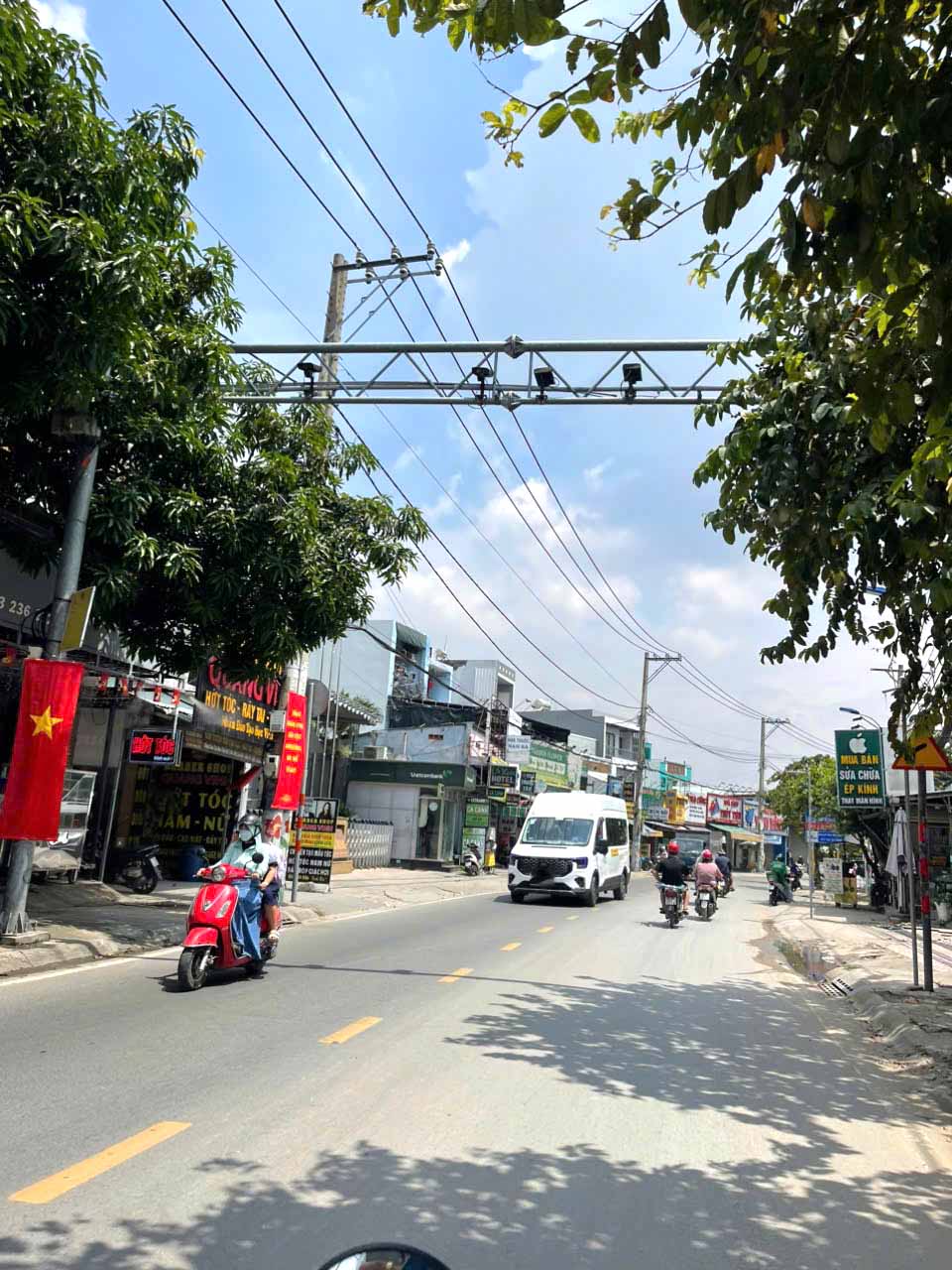 ban-dat-hem-xe-hoi-to-ngoc-van-tam-binh-thu-duc-chi-8-ty- (5)
