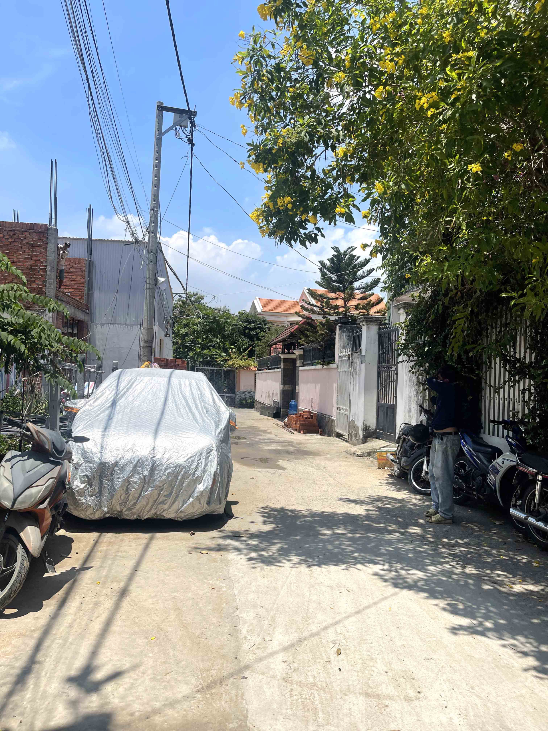 ban-nha-2-tang-hem-xe-hoi-7-cho-linh-dong-thu-duc-110-m2-chi-7-ty-nhinh (7)