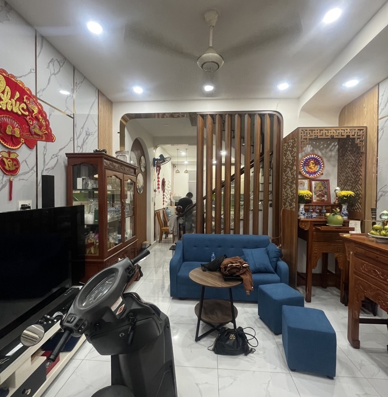 ban-nha-go-dau-quan-tan-phu (2)