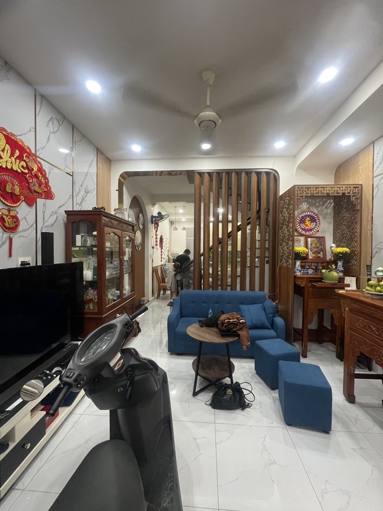 ban-nha-go-dau-quan-tan-phu (2)