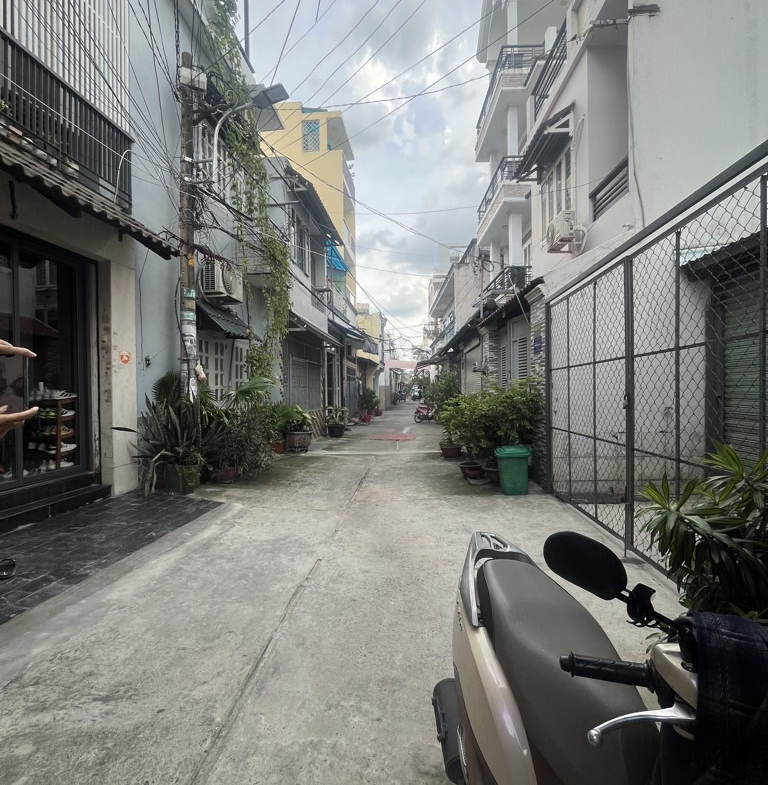 ban-nha-go-dau-quan-tan-phu (7)