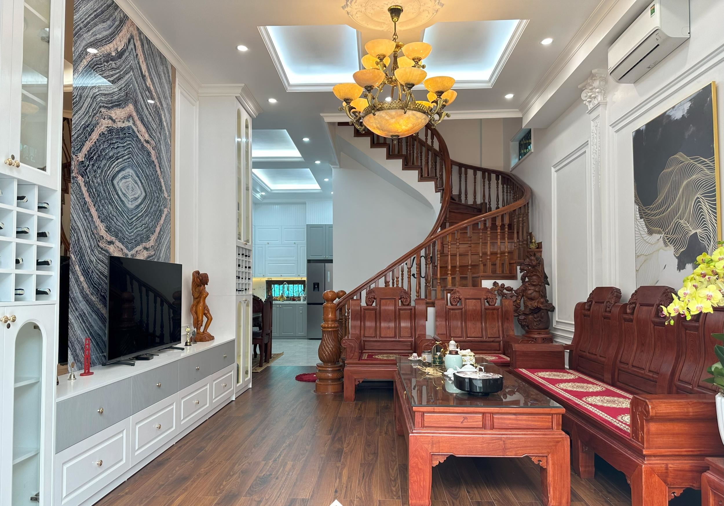 ban-nha-hem-b22-bach-dang-ban-nha-phuong-2-tan-binh-0707318818-1