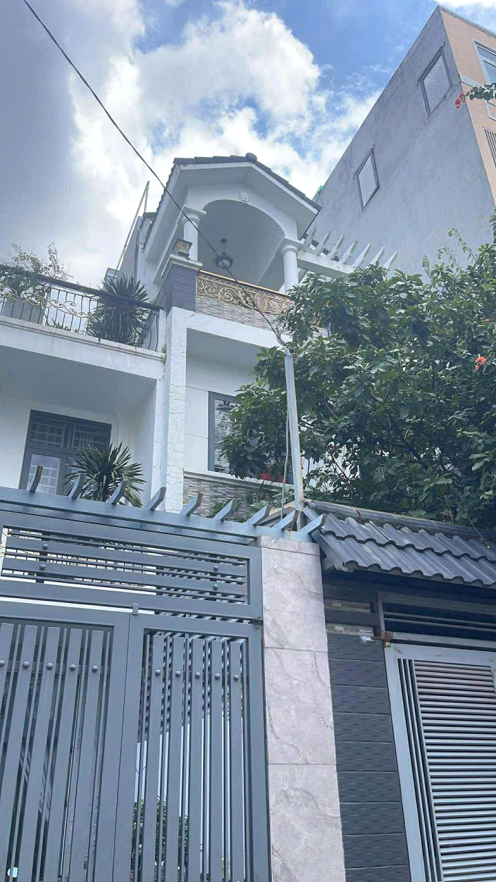 ban-nha-hem-xe-hoi-canh-giga-mall-pham-van-dong-chi-13-ty-nhinh (6)