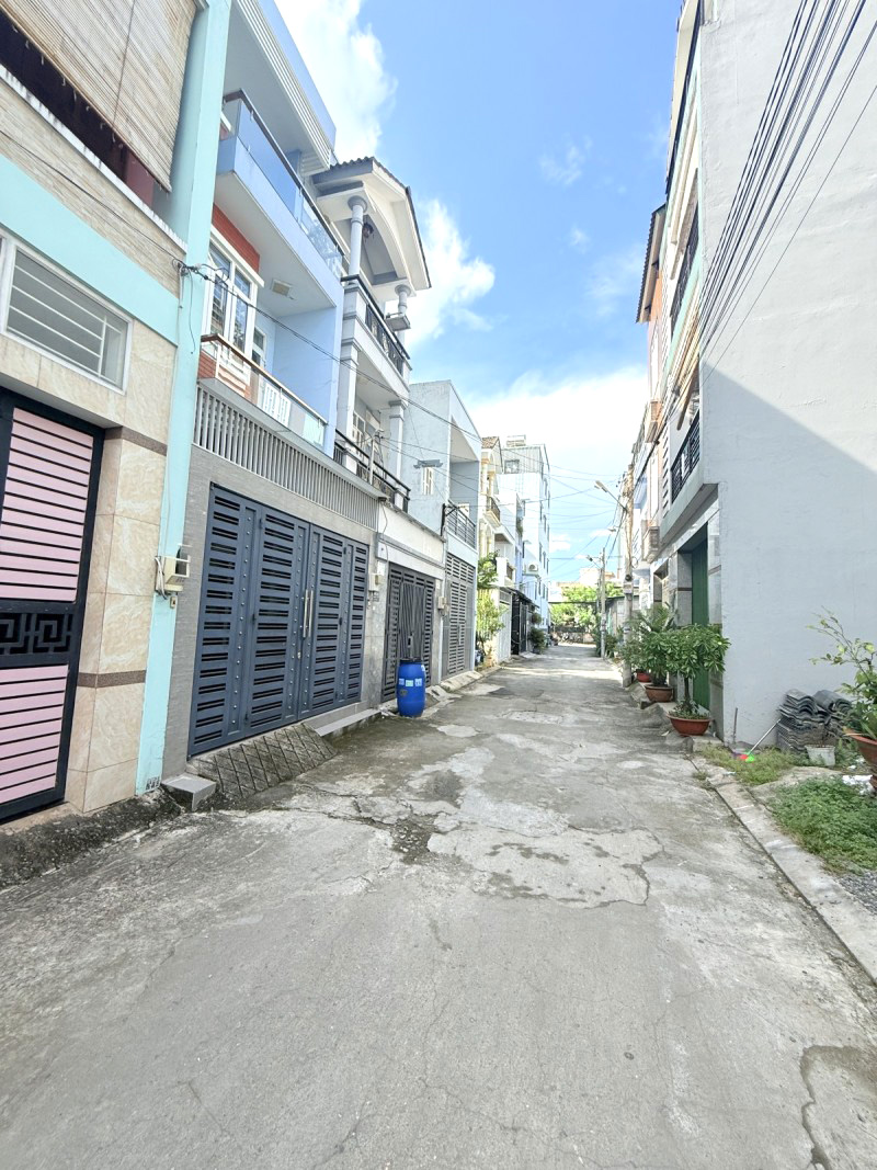 ban-nha-hem-xe-hoi-linh-trung-chi-6-ty-nhinh (5)