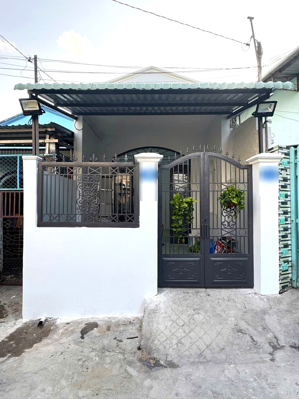 ban-nha-hem-xe-hoi-tang-nhon-phu-b-chi-4-ty-nhinh (1)