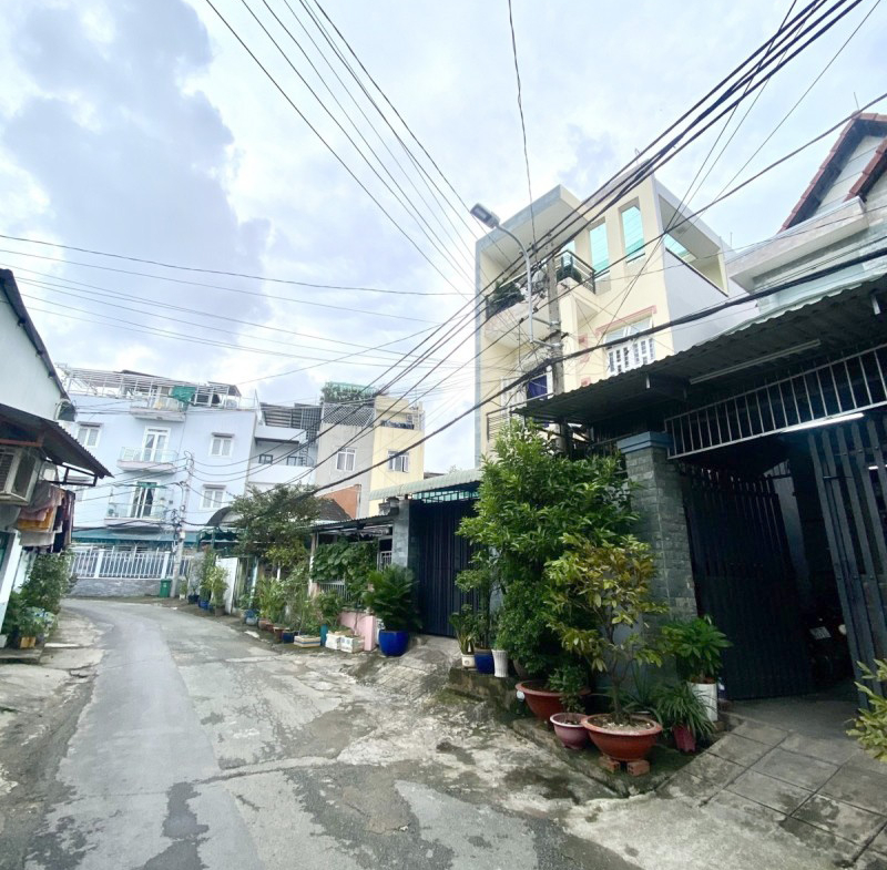 ban-nha-hem-xe-hoi-tang-nhon-phu-b-chi-6-ty-nhinh (1)