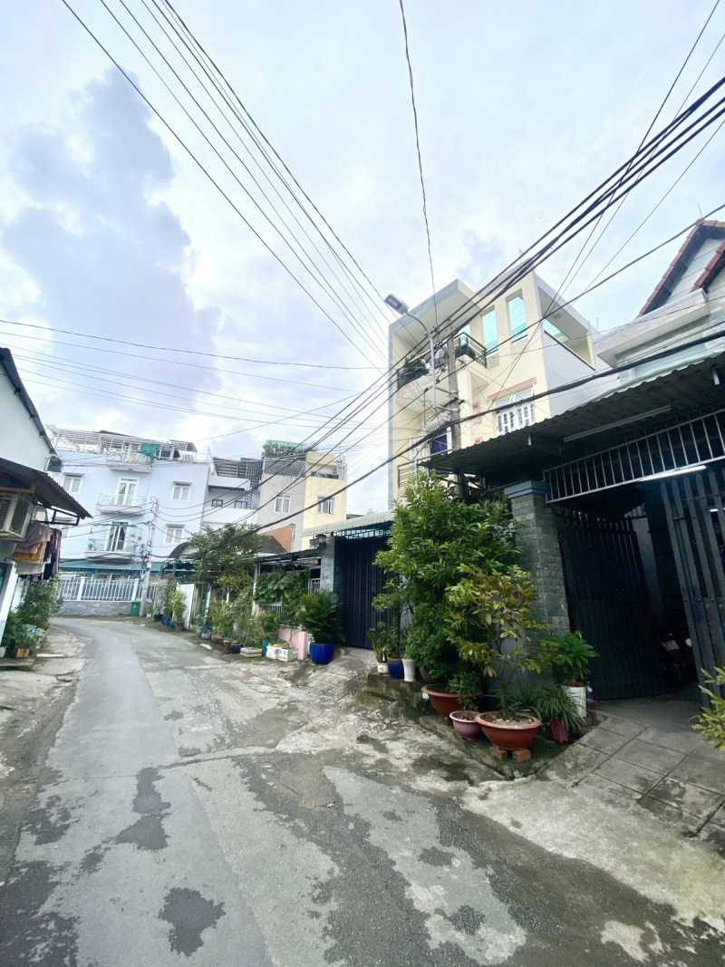 ban-nha-hem-xe-hoi-tang-nhon-phu-b-chi-6-ty-nhinh (1)