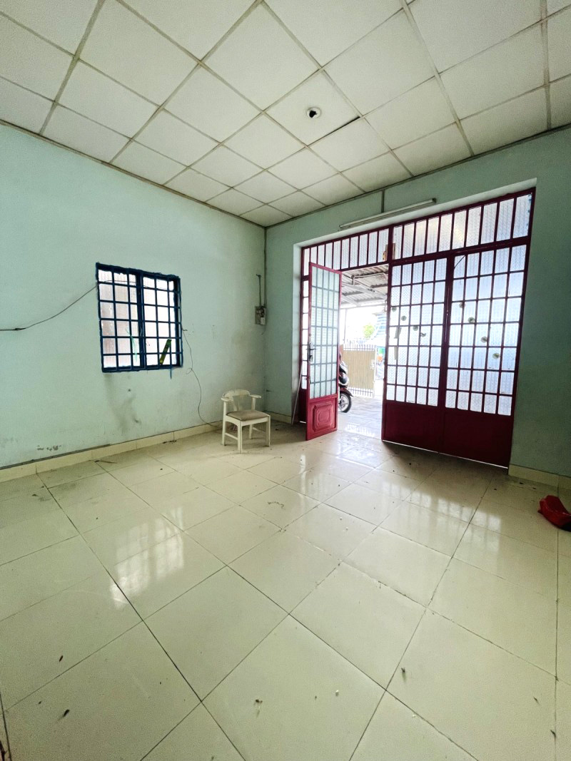 ban-nha-hem-xe-hoi-truong-tho-thu-duc-chi-7-ty-nhinh (1)