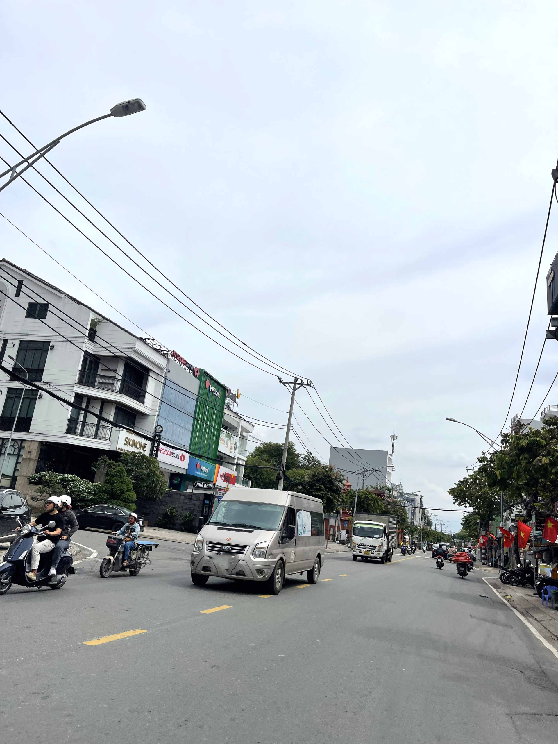 ban-nha-hem-xe-hoi-truong-tho-thu-duc-chi-hon-5-ty (4)