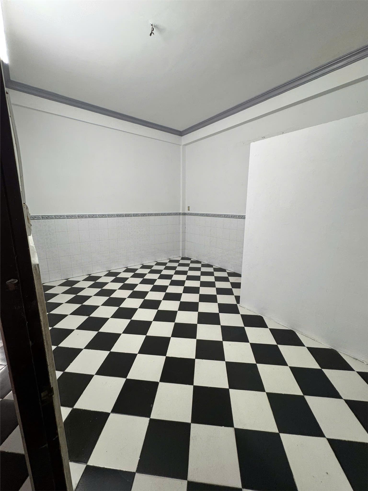 ban-nha-mat-tien-au-co-ban-nha-phuong-14-tan-binh-0707318818-2