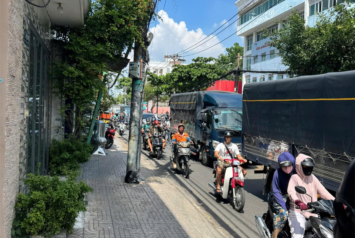 ban-nha-mat-tien-au-co-ban-nha-phuong-14-tan-binh-0707318818-5