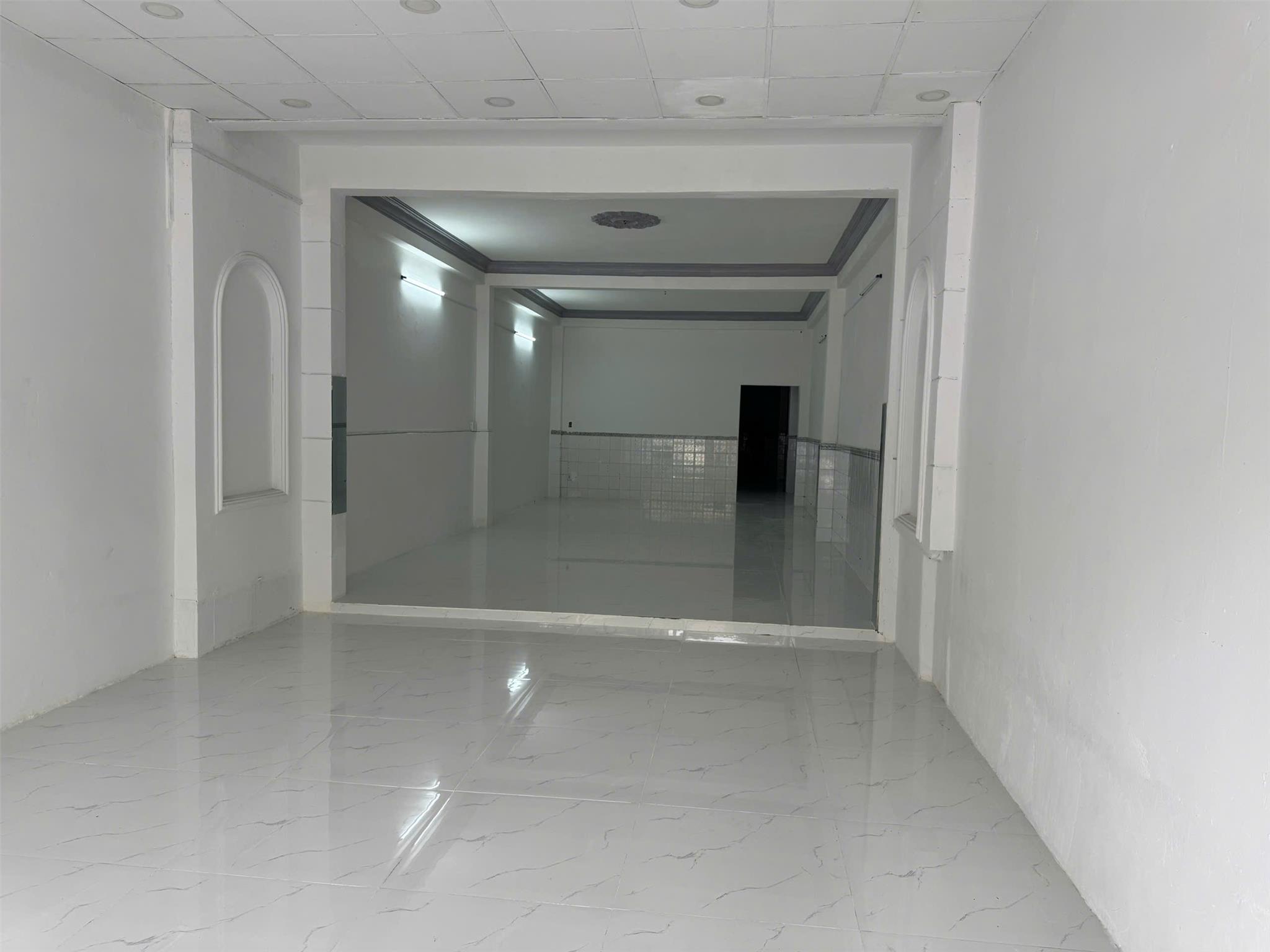 ban-nha-mat-tien-au-co-ban-nha-phuong-9-tan-binh-0707318818-1