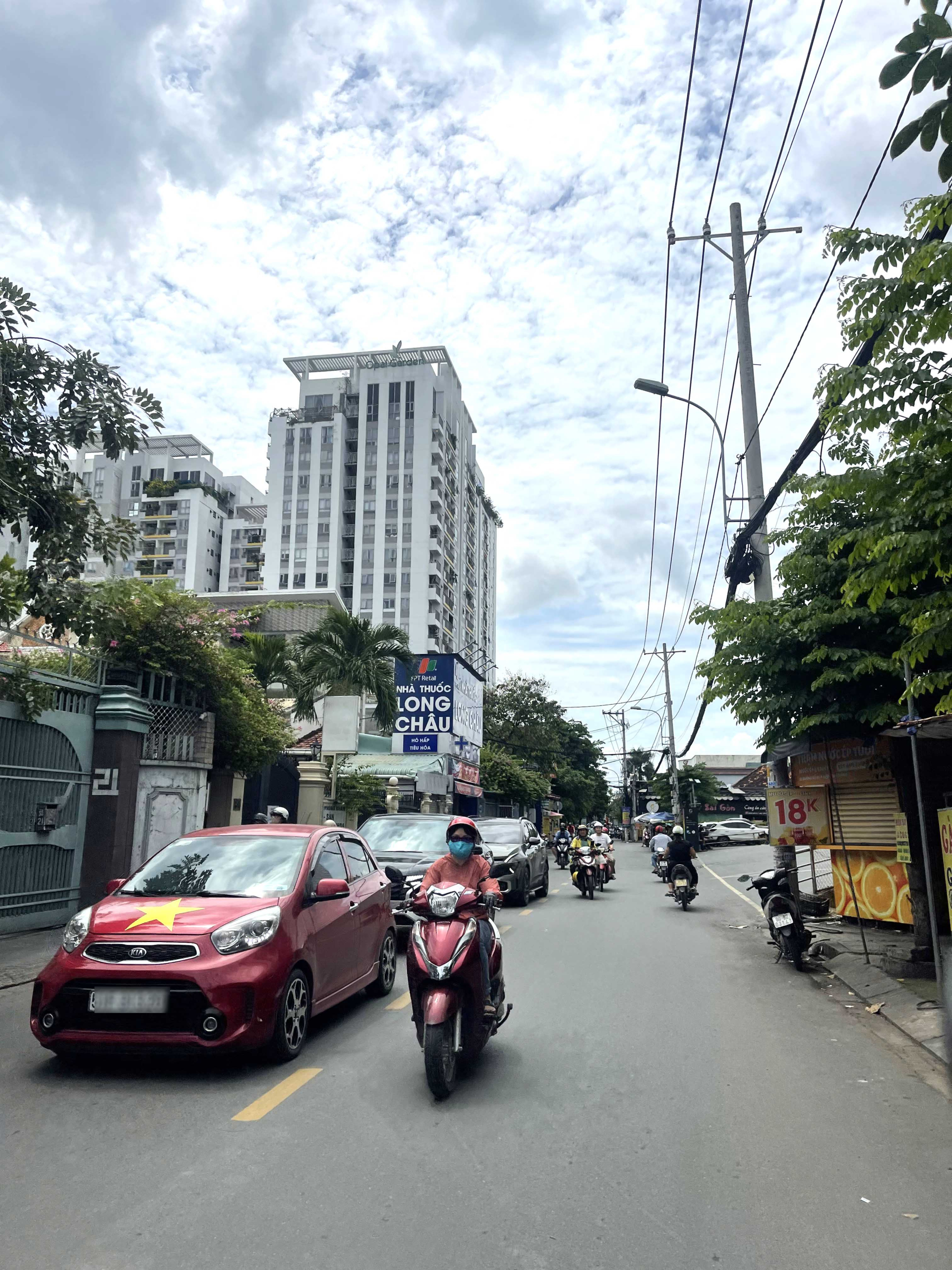 ban-nha-mat-tien-kinh-doanh-gan-gigamall-pham-van-dong-240-m2 (4)