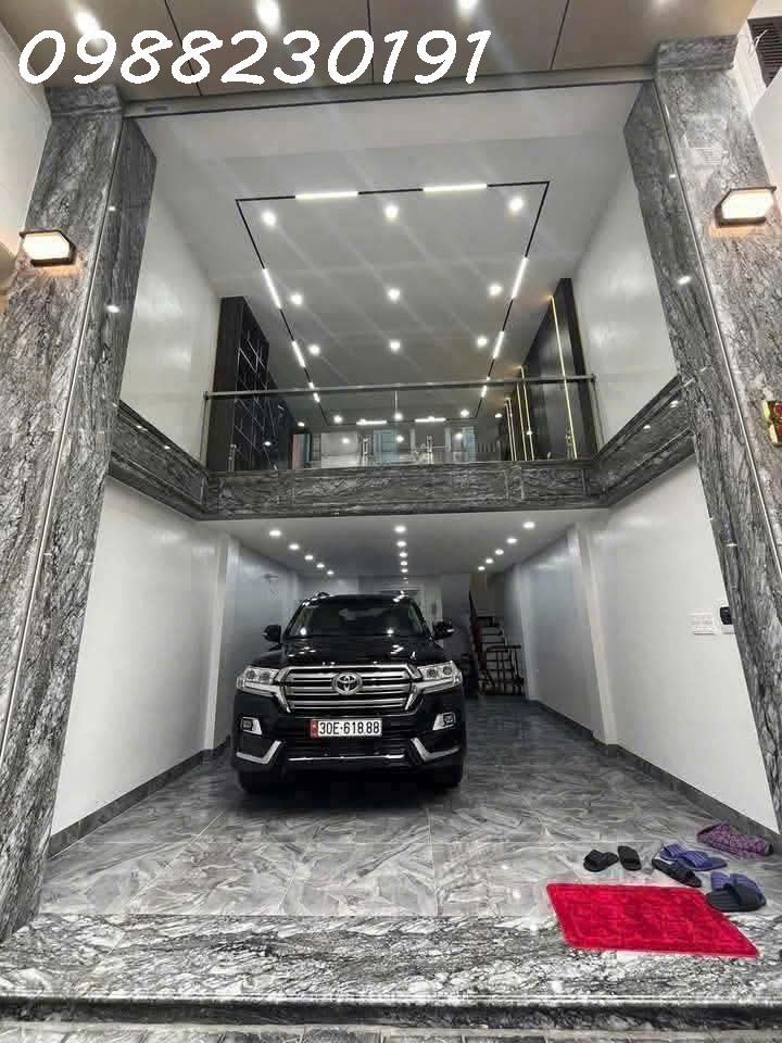 ban-nha-ngo-gia-tu-long-bien-1