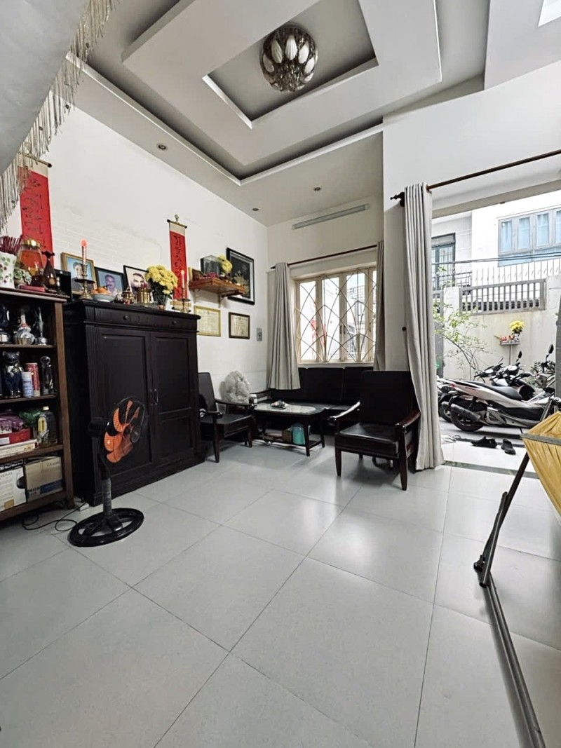 ban nha phu nhuan hoang hoa tham (1)