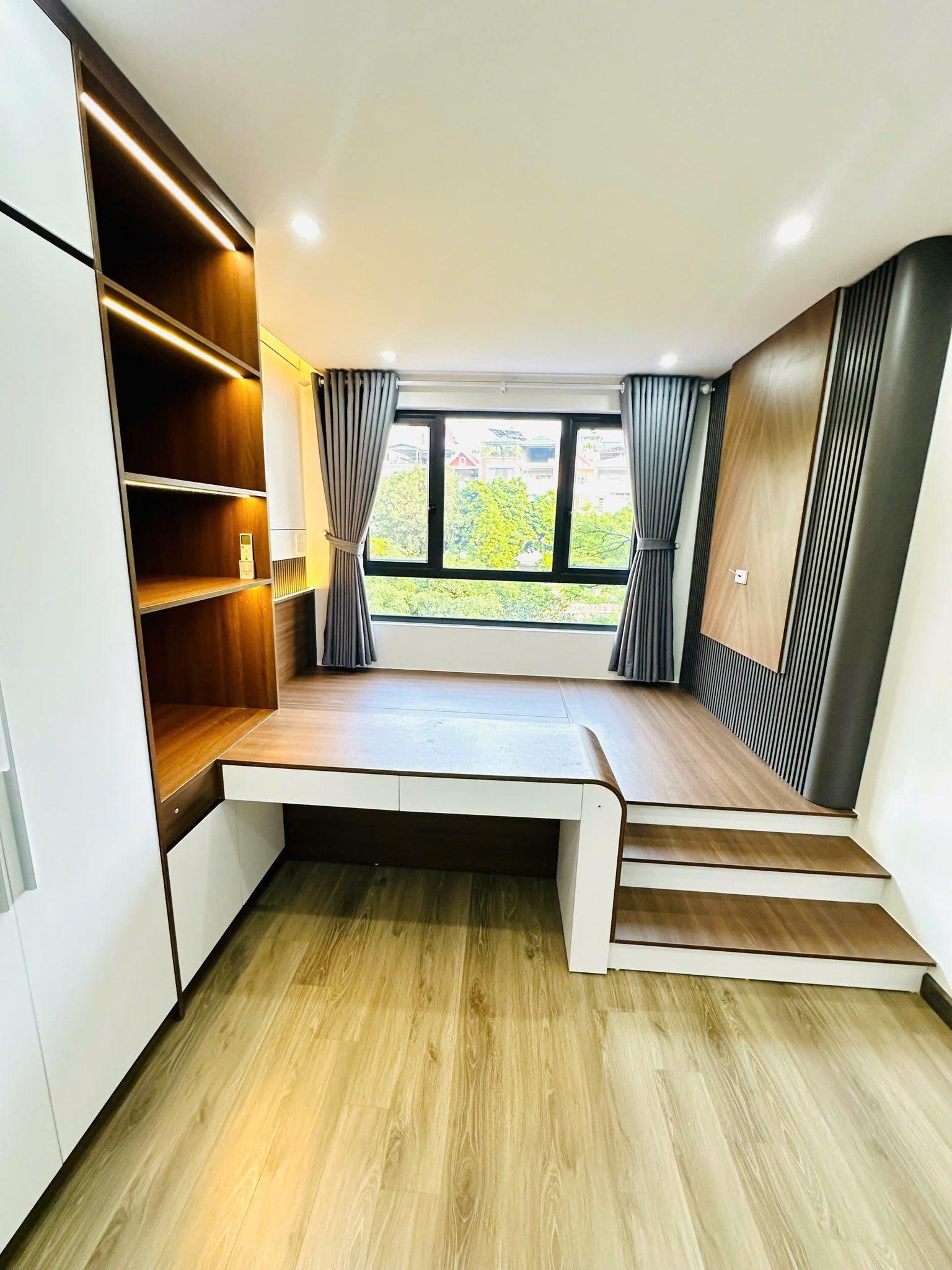 ban_nha_lac_long_quan_2