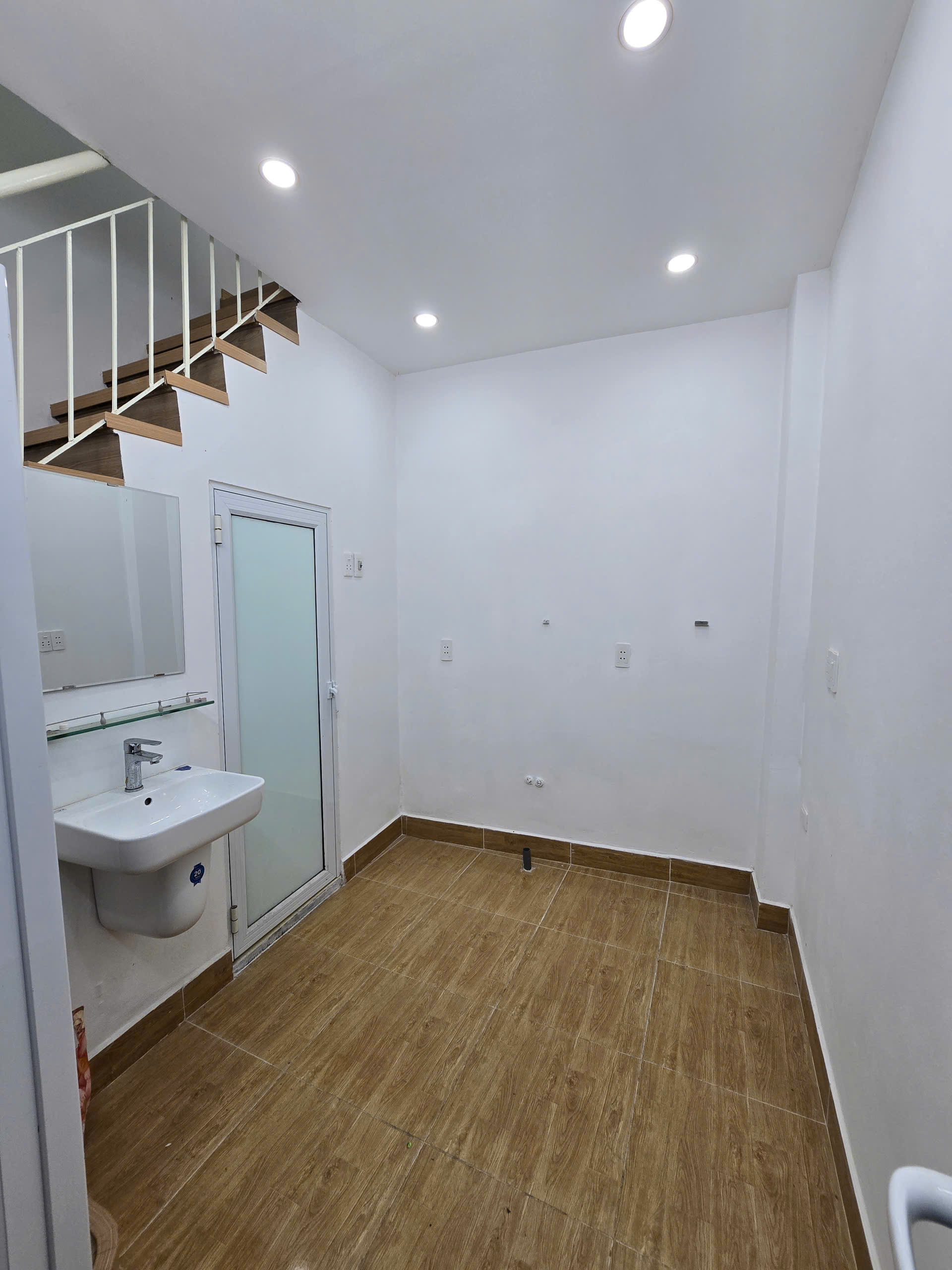 ban_nha_ngo_cho_kham_thien (1)