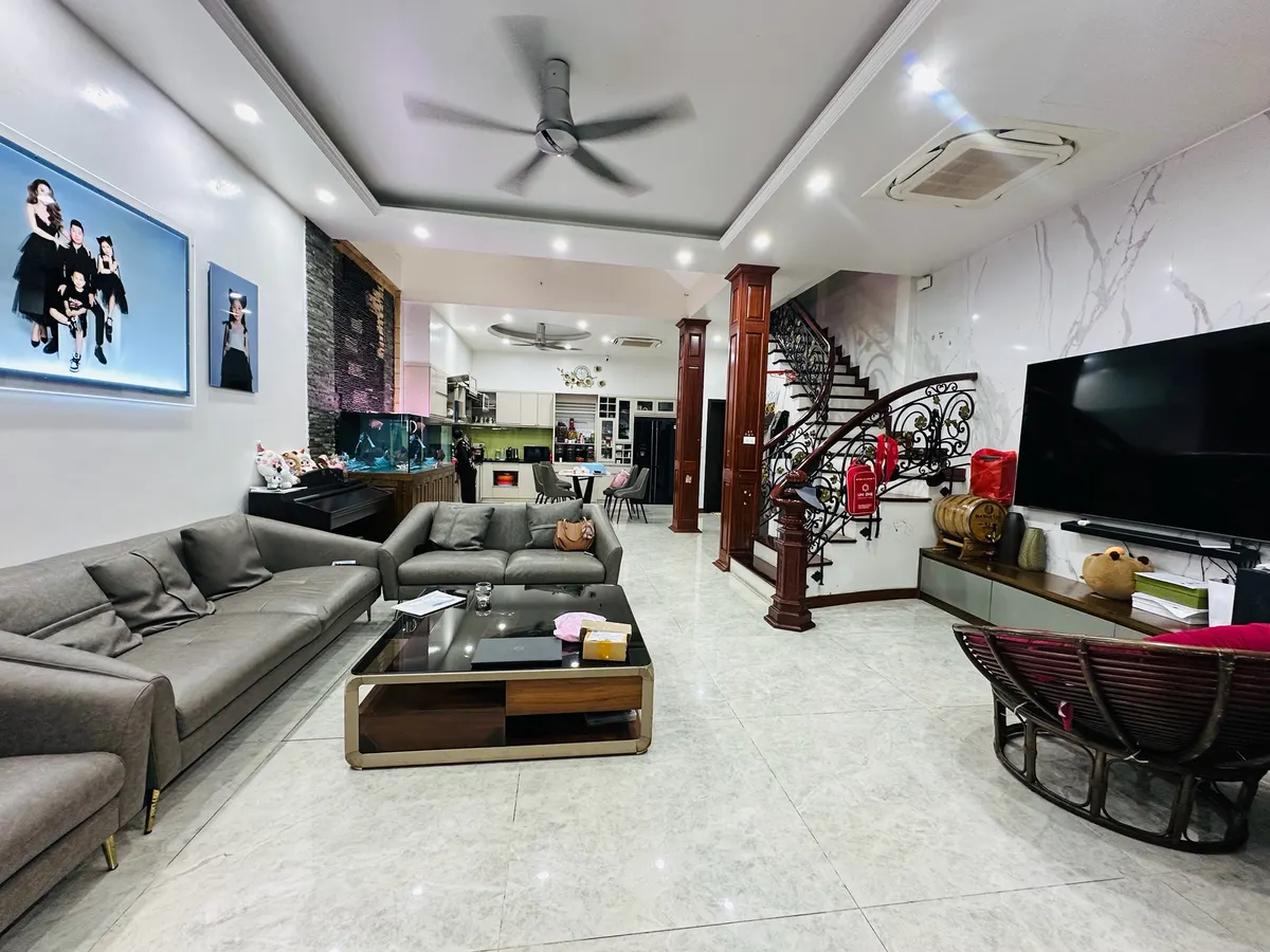 f2d2d07b-809e-5fee-8174-4b38444afe50