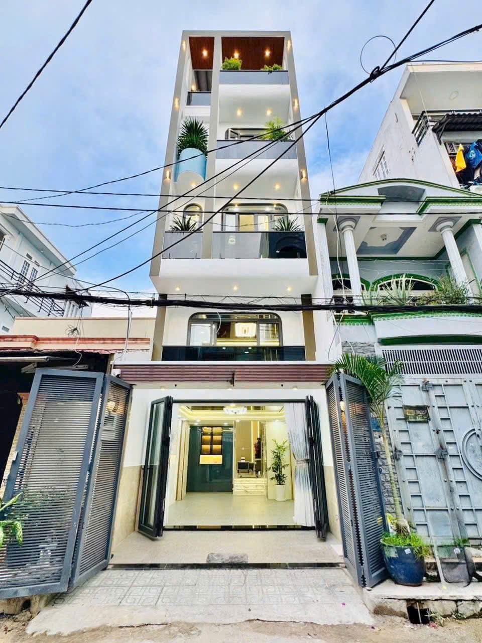 gen-h-z7131868030912_1095129f3369c4fea78d6a7ffff07dc6