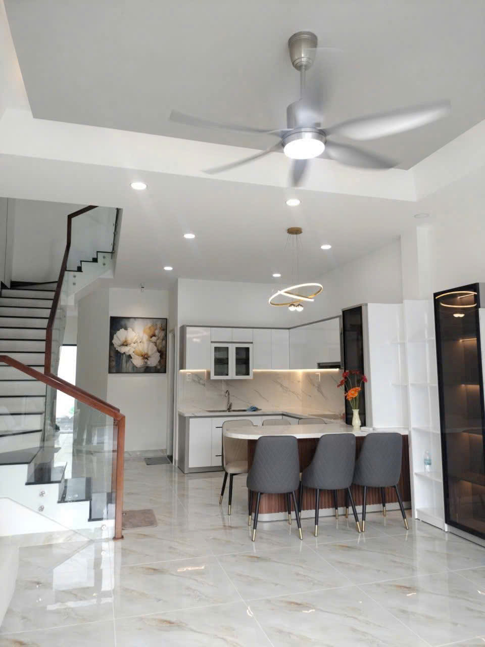 gen-h-z7166291182096_5b4d1969285f41072555b8aeb3c37a96