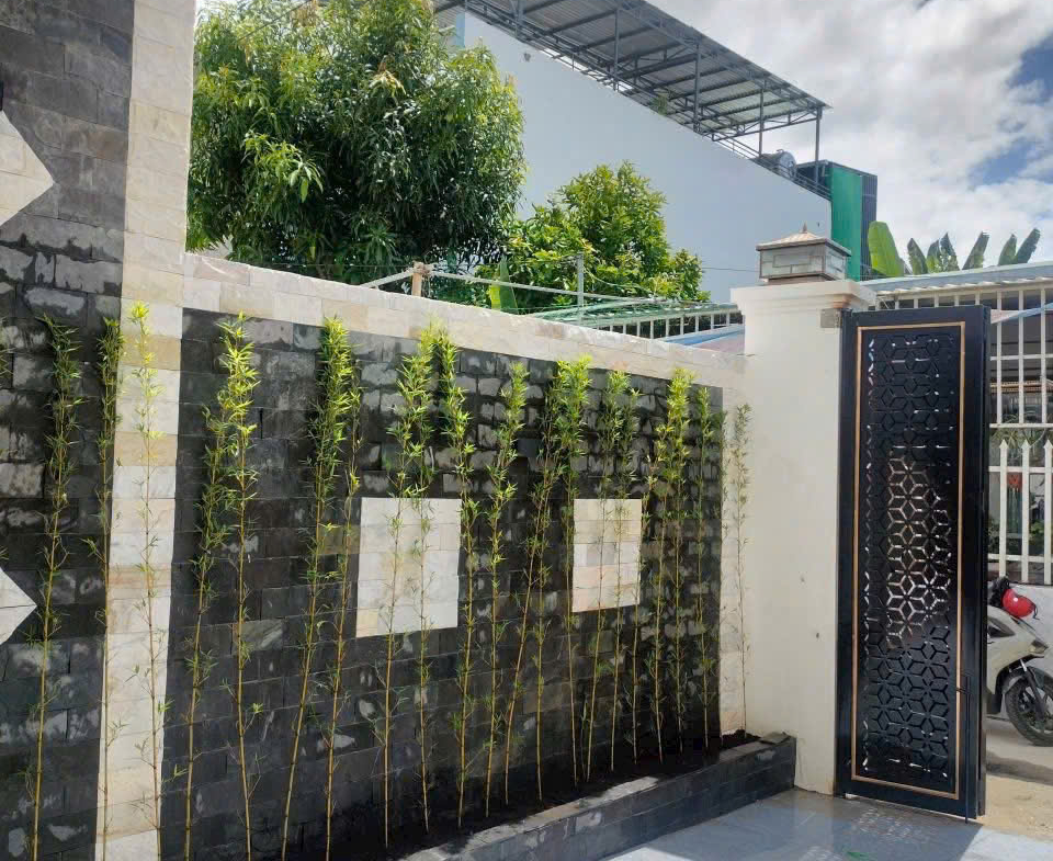 gen-h-z7166291194963_f66aa350b4549b3c9ed81f3c4e8ec944