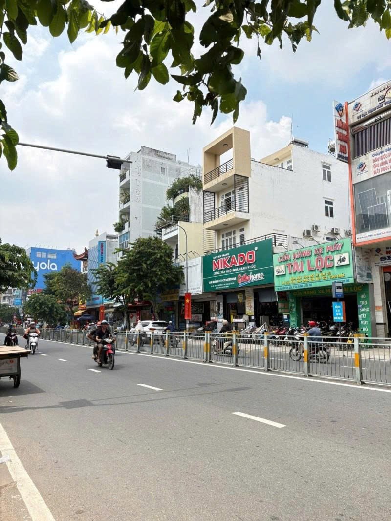 gen-n-z7076147623472_789063377fbed1fef810b0132177af49