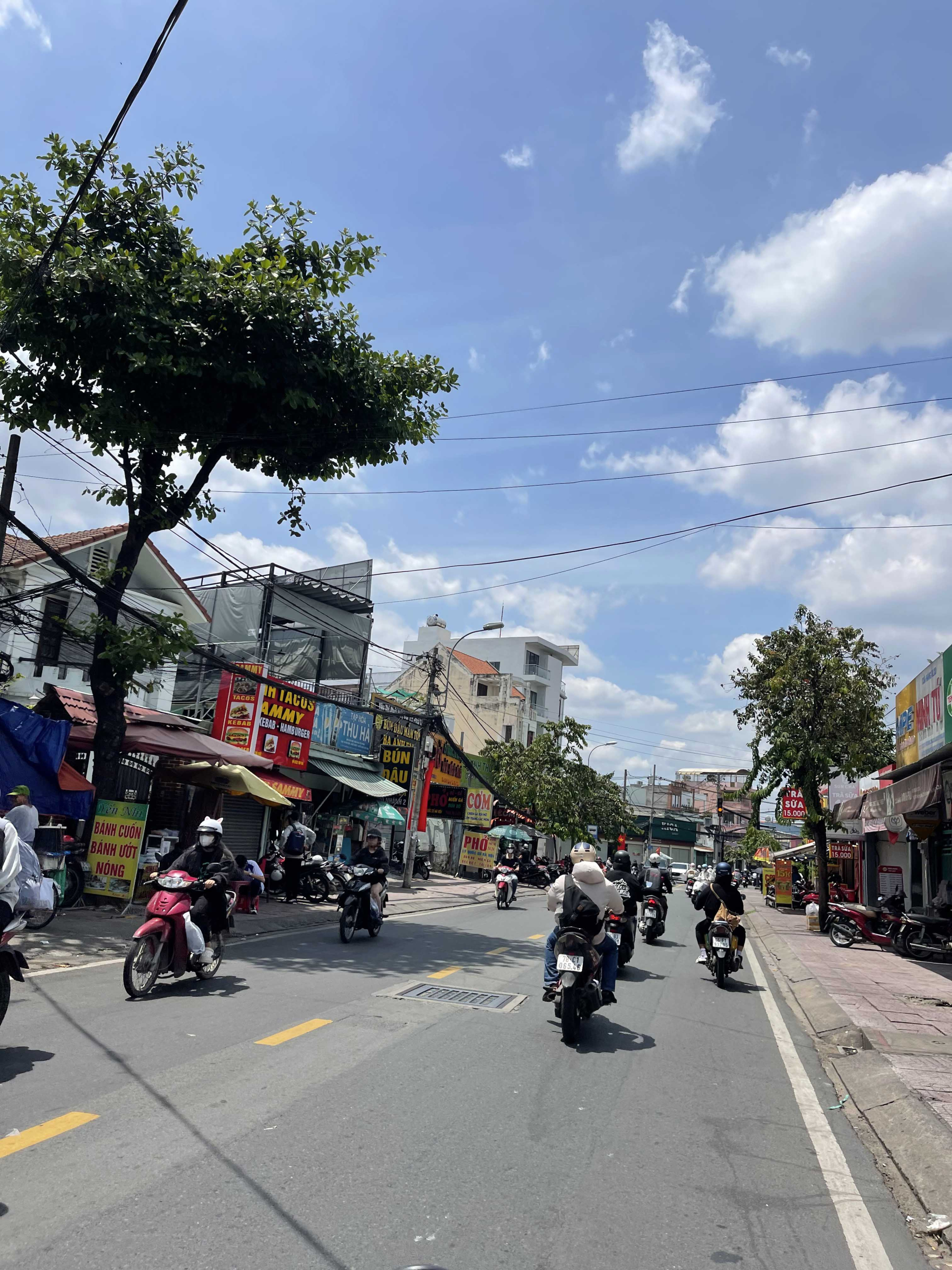 mat-tien-kinh-doanh-445-m2-gan-dh ngan hang (6)