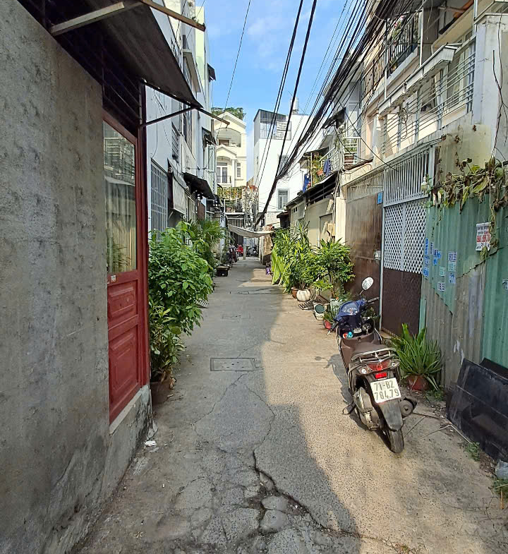 z6529990791554_b4acc37c3ba297bb86083a403256dff7