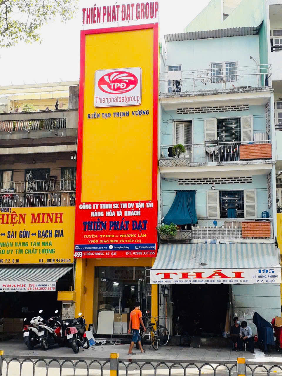 z7028645241637_cc32f81df5ae9bc78a69ca419d060a2d