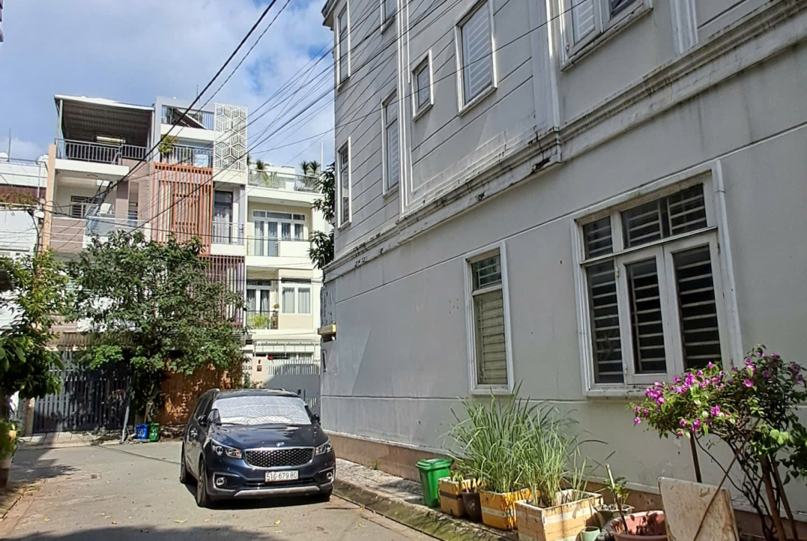 z7030695094561_c8be88bb8873309fe8f5675ba41776eb