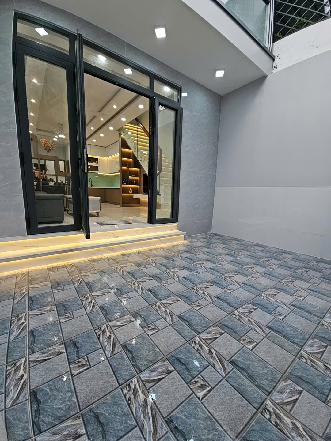 z7060036878806_125a4e93489647490a6a9a2460dec404