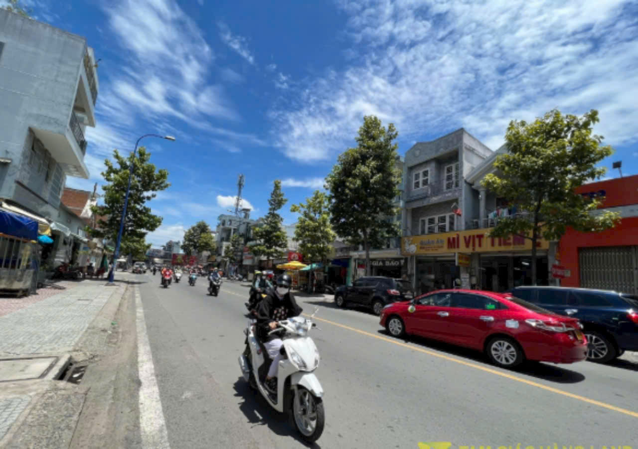 z7064238707395_917768942a38d5127fab735143513f02