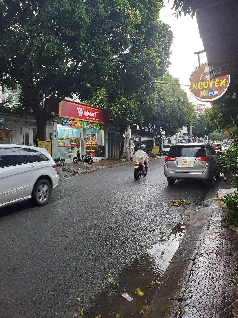 z7071845827992_3770902e0b61603a61be70e20268400a