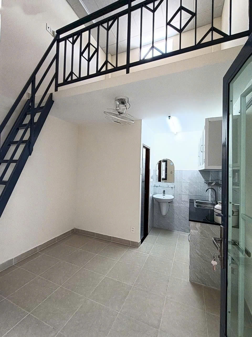 z7073123942549_60836b66a562d27c03b45577cc8fbd49