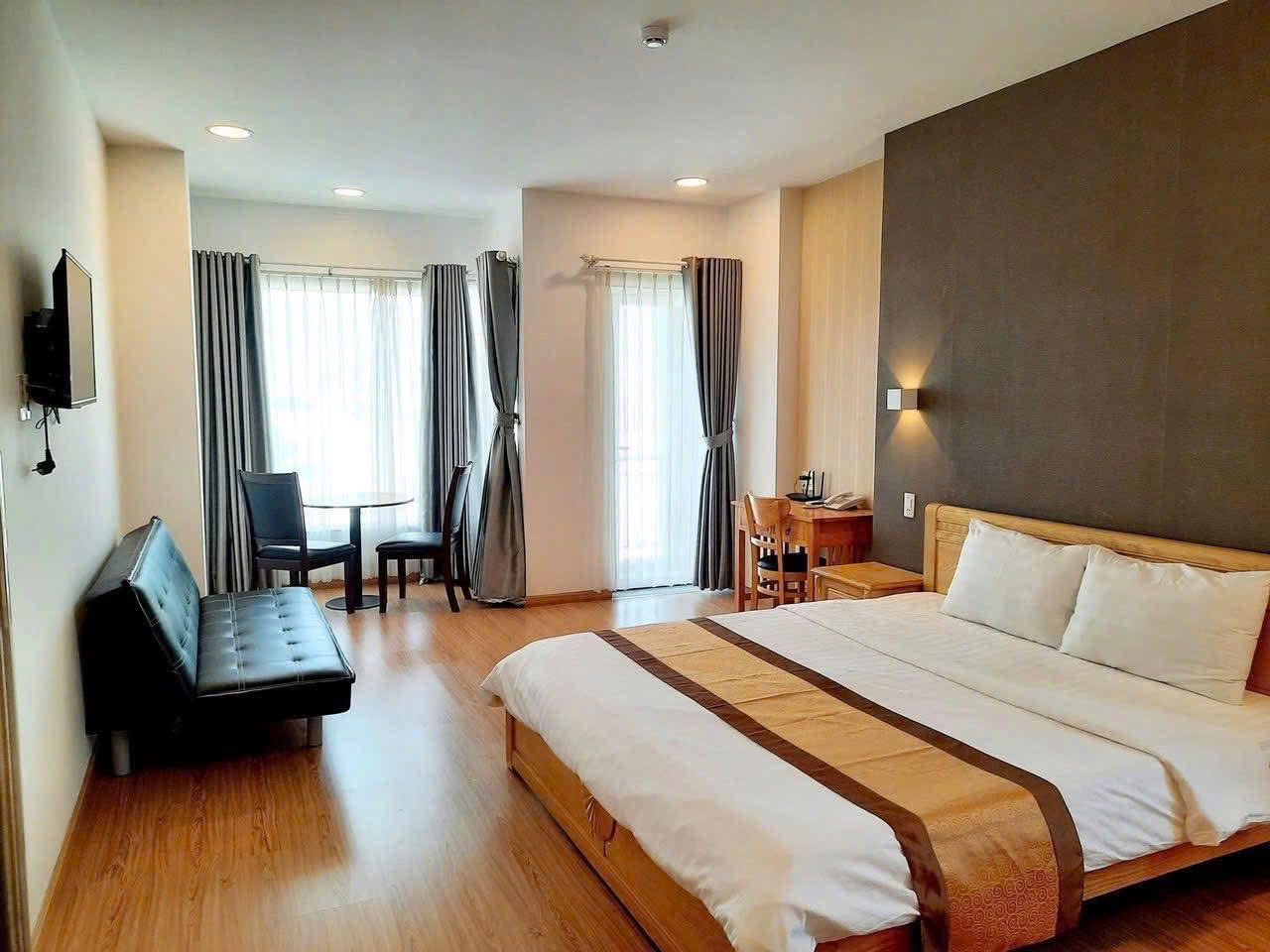 z7077011916080_f0ca315f455e820cbc82e860df9faad4